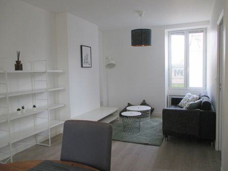 Location Appartement 2 pièces 41m² ORLEANS 45000 - Photo 2