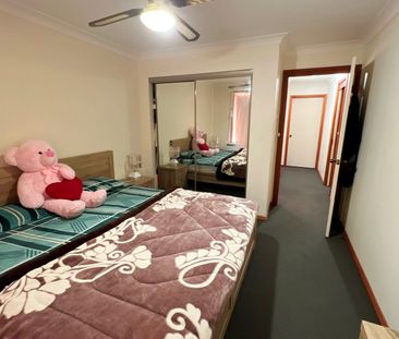 Spacious 2Bed Unit In East - Photo 1