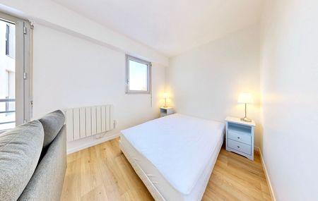 GRAND STUDIO MEUBLÉ - LA GARENNE - Photo 2