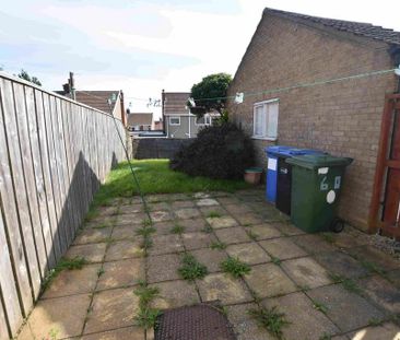 2 bedroom semi-detached house to rent - Photo 6
