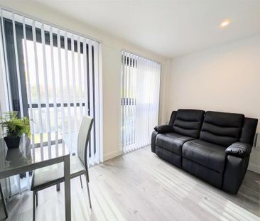 Studio to rent - Photo 1