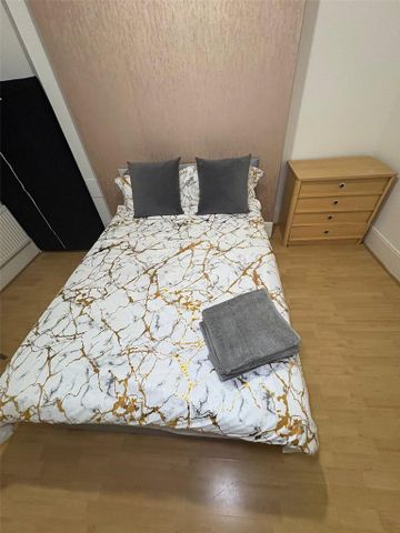 1 bedroom in a house share to rent - Photo 4