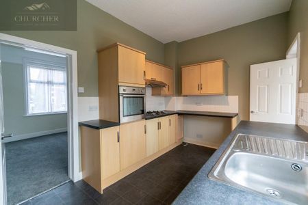 3 bedroom semi-detached house to rent - Photo 4