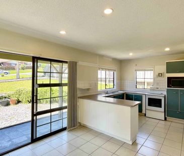 3 Bedroom in Westlake Zone - Photo 3