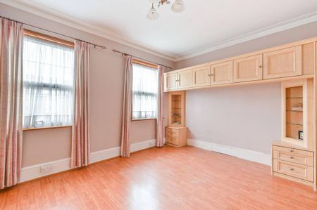 4 bedroom terraced house to rent - Photo 5