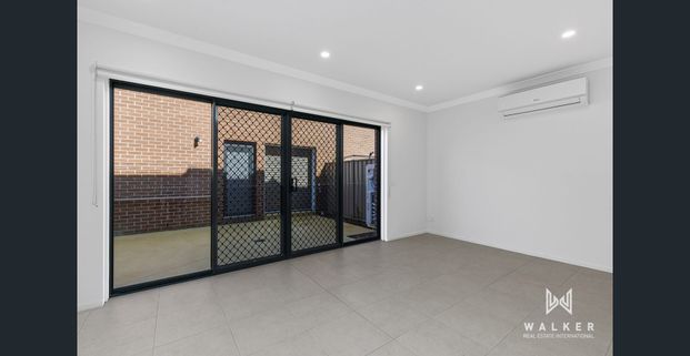 Modern Living Townhouse! - Photo 1