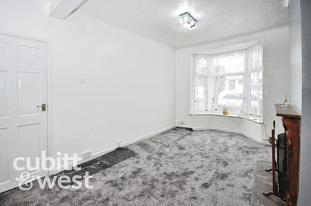 3 bedroom terraced house to rent - Photo 2