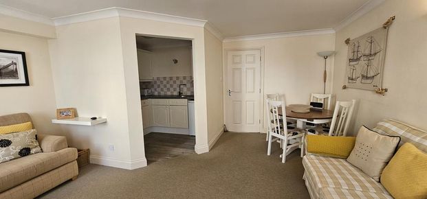 2 bedroom flat to rent - Photo 1