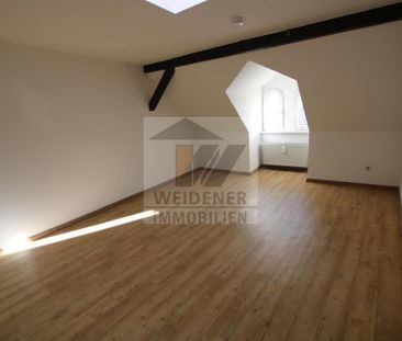 Blick über die Stadt! Gemütliche 3 Raum DG Wohnung mit großem Miete... - Photo 3