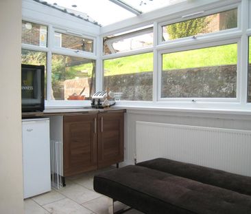 4 bedroom terraced house to rent - Photo 1