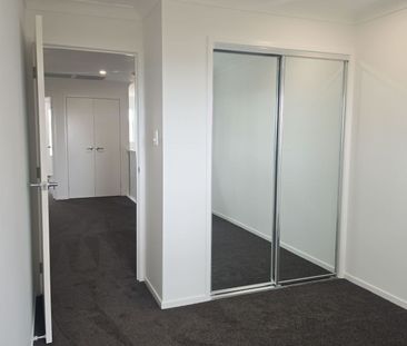 *BRAND NEW* 3 BEDROOM TOWNHOUSE AVAIL NOW-FULLY DUCTED AIRCON - Photo 5