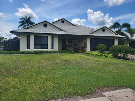 A Large Corner Block - Photo 4