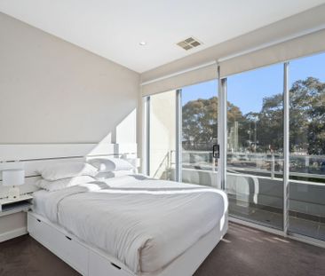 Modern 2-Bedroom Apartment in Prime Curtin Location - Photo 4