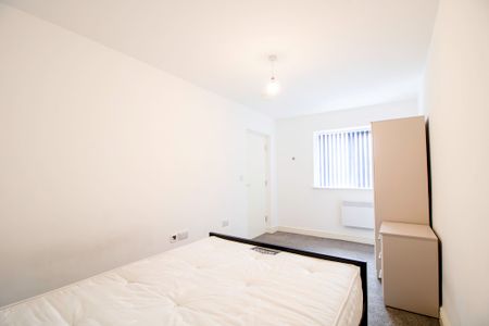 Park Residence, Holbeck, Leeds - Photo 2