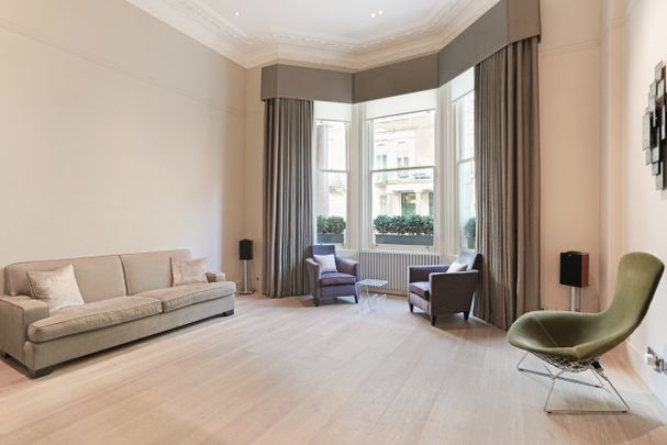 De Vere Gardens, London, W8 ground floor flat to rent - Photo 1