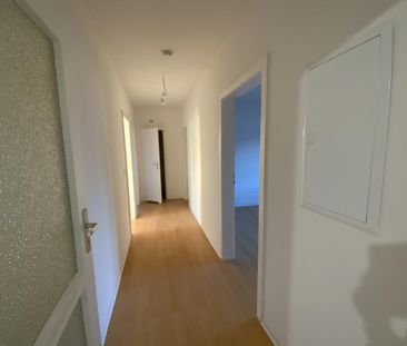 Willkommen Zuhause: 4-Zimmer-Wohnung mit Balkon frei! - Foto 3