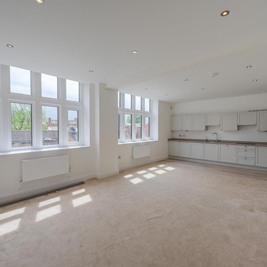 Middleton House - Photo 1