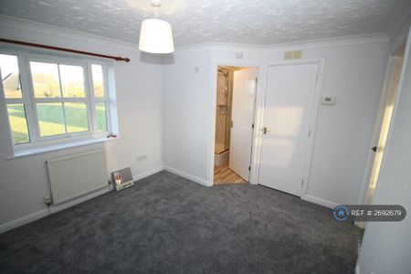 3 bedroom end of terrace house to rent - Photo 4