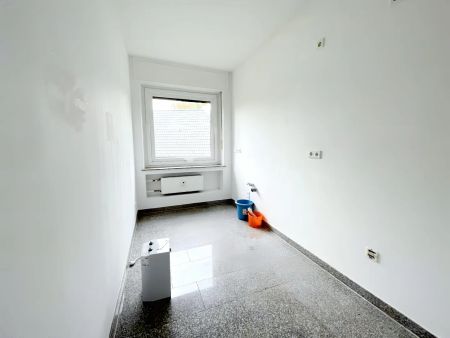 KREFELD-BOCKUM: SCHÖNE 2-ZIMMER WOHNUNG DIREKT AM SCHÖNWASSERPARK ZU MIETEN! - Photo 4