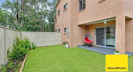 STUNNING TOWN HOUSE WALK TO STATION & SHOPS - Photo 3