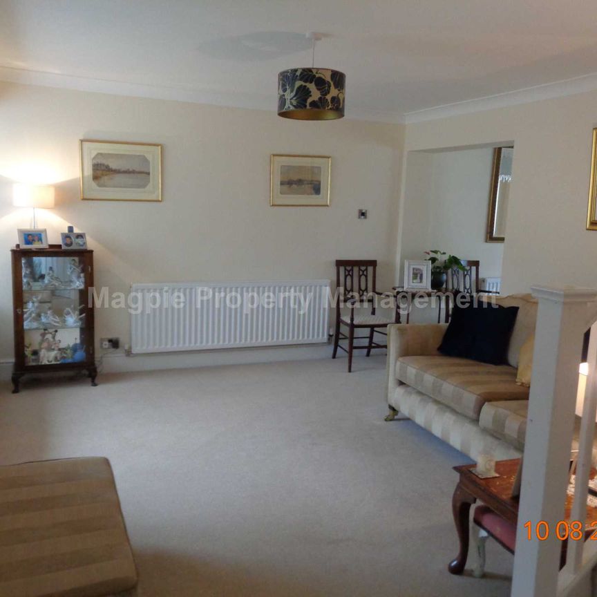 Price £675 pcm - Available 30/01/2026 - Furnished - Photo 1