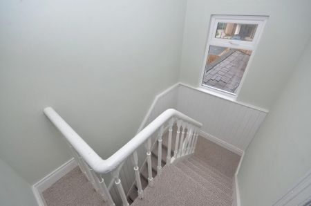 16 Belfast Road, BT20, Bangor - Photo 4