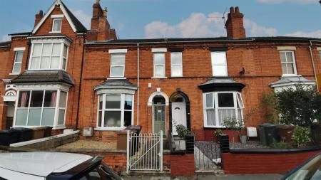 4 bedroom Terraced House To Let - Photo 1