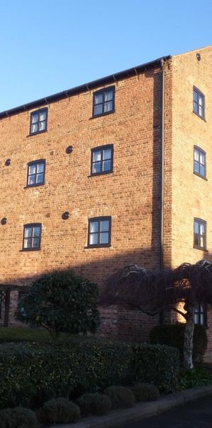 West Bank, Sutton Bridge, SPALDING - Photo 2