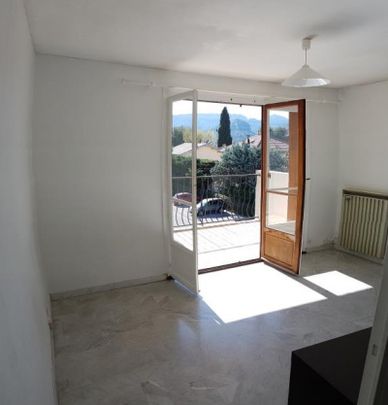 Location Appartement 1 pièce 24m² MARSEILLE 9ème - Photo 1