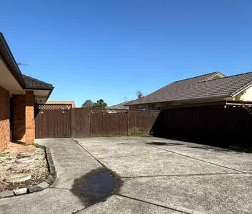 Sun filled 3 Bedroom Home. Freshly Renovated & Ready to Move In - Photo 1