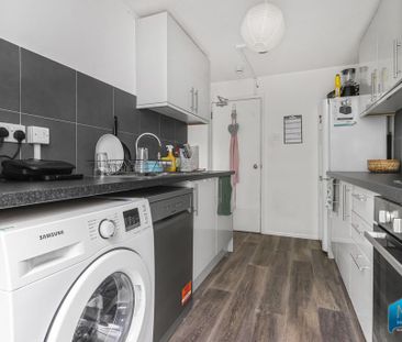 3 bedroom terraced house to rent - Photo 3