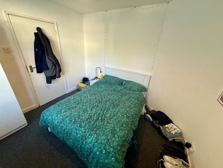 5 bedroom semi-detached house to rent - Photo 3