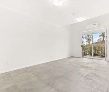Modern Airy Studio Apartments In The Hub Of Summer Hill - Photo 2