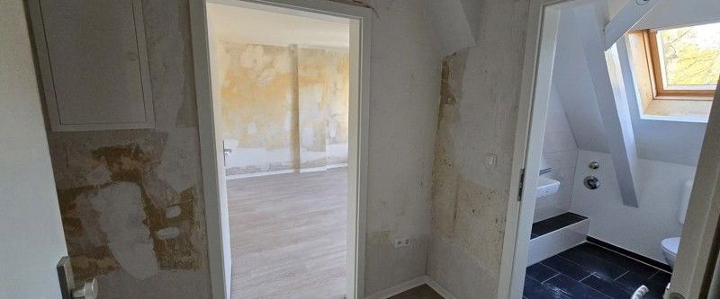 Bitte Text lesen! 2-Zimmer-Wohnung plus Büro/Kinderzimmer mit WC im DG! - Foto 1