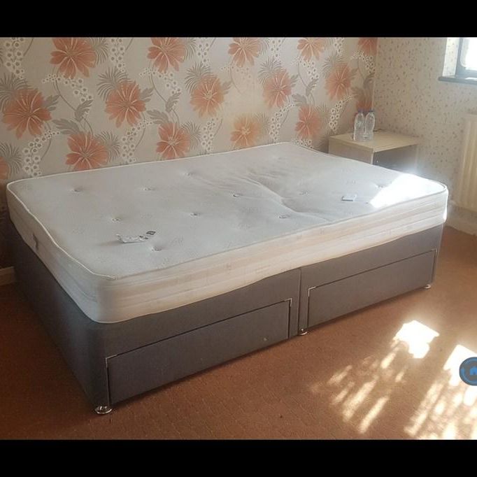 1 bedroom in a house share to rent - Photo 1