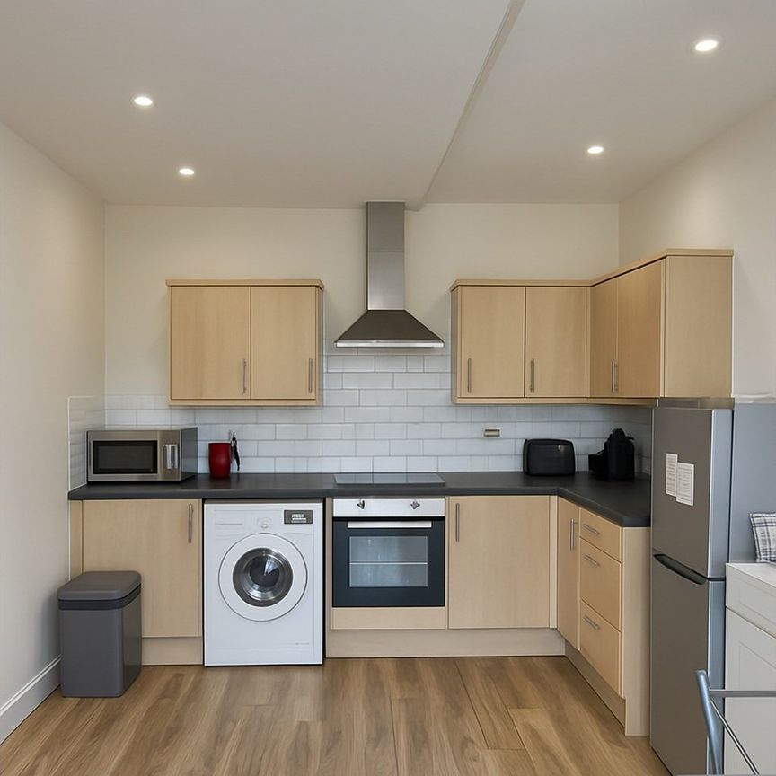 3 Bed Terraced House, Luton Grove, L4 - Photo 1