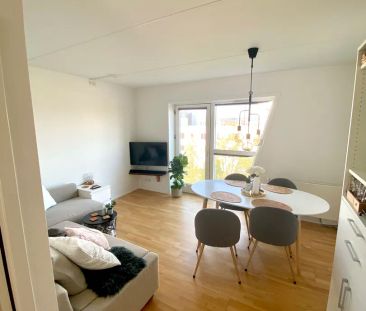 Indbydende 2-værelses lejlighed tæt på vandet - Photo 3