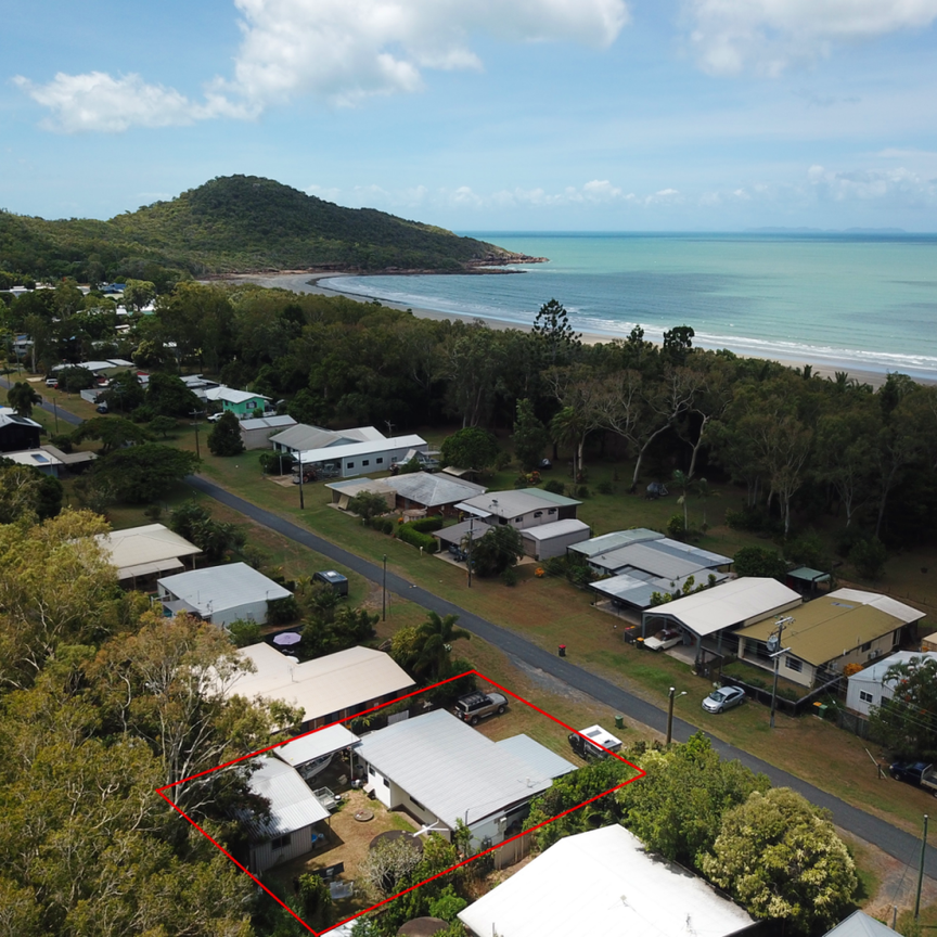 4 BEDROOM FAMILY HOME IN BALL BAY - Photo 1