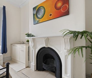 Redfern - Photo 1