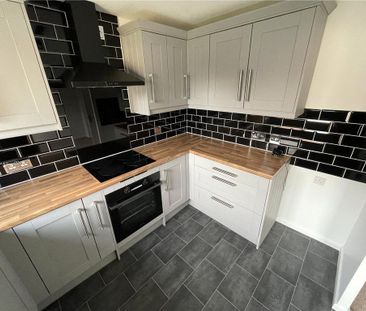 3 bedroom semi-detached house to rent - Photo 4
