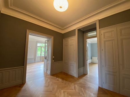 Location Appartement 4 pièces 159m² - Photo 3