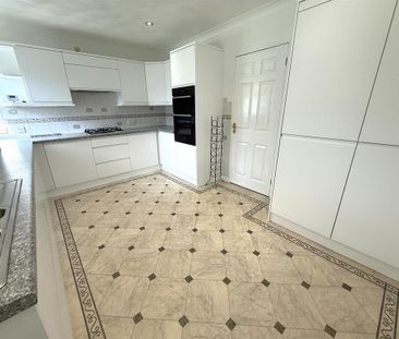 2 bedroom bungalow to rent - Photo 1