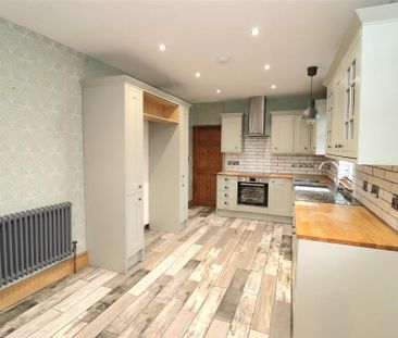 2 bedroom semi-detached house to rent - Photo 3