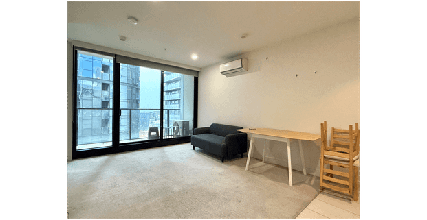 1 bedroom apartment near RMIT and Melbourne Uni - Photo 1