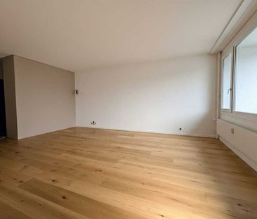 FIRST HOME AFTER TOTAL RENOVATION – URBAN. STYLISH. CARE-FREE. - Photo 4