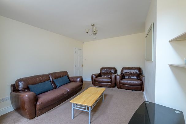 4 Bed Semi-Detached House, Finchley Road, M14 - Photo 1