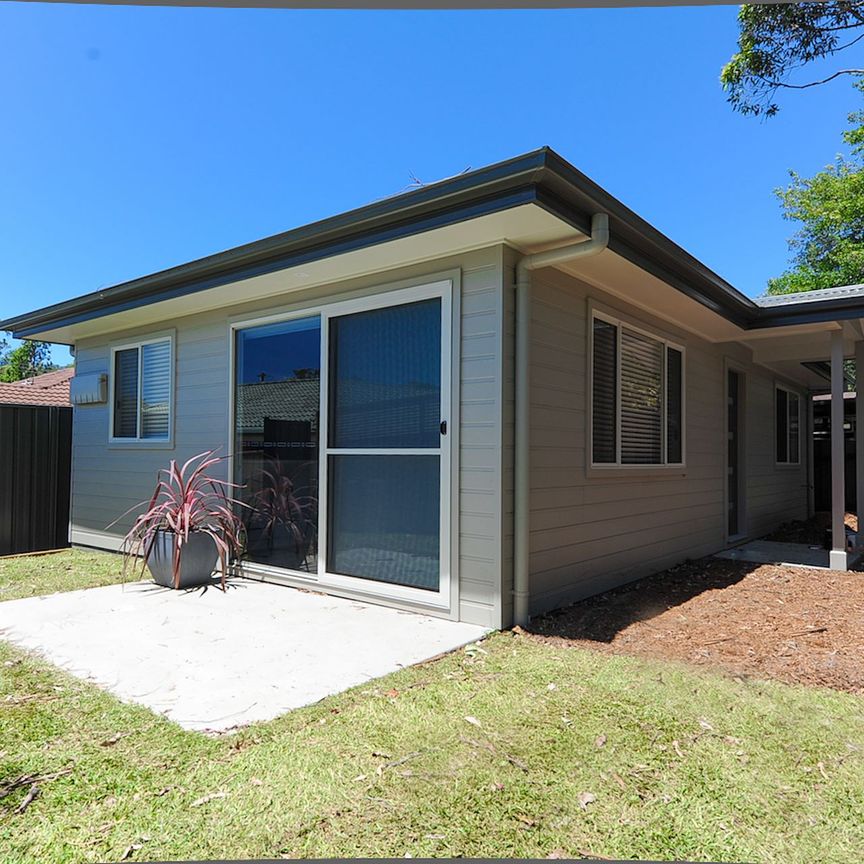 7 Coolarn Avenue, Point Clare. - Photo 1