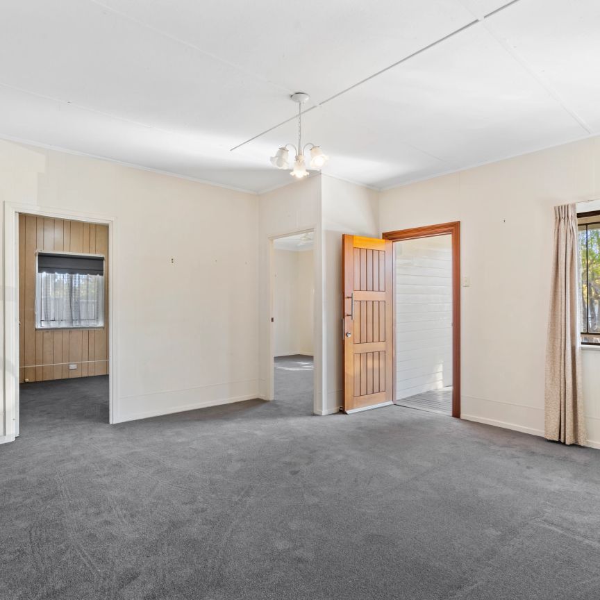 Tidy Family Home - Photo 1