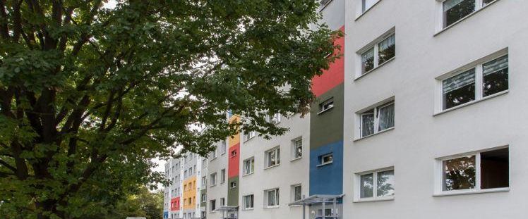 2 Zimmer, großer sonniger Balkon und Tageslichtküche - Photo 1