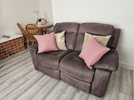 2 Bed End Terrace, Keedonwood Road, BR1 - Photo 1